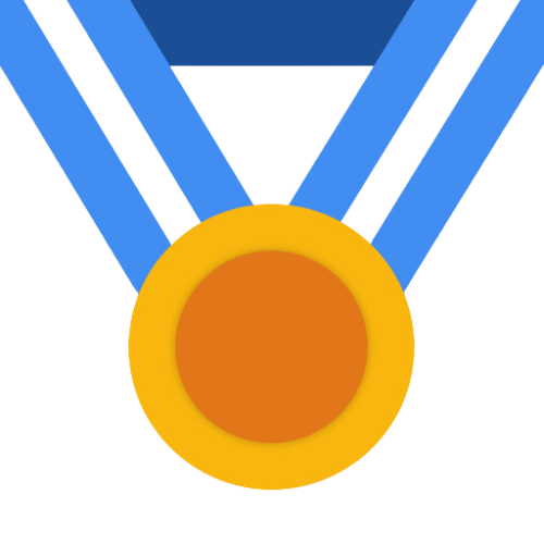 Palmier au premier plan et l’hôtel Negresco à Nice en arrière-plan